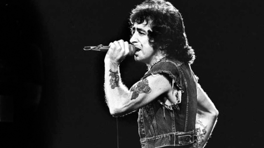 Bon Scott: a 40 años de su muerte continúa el misterio