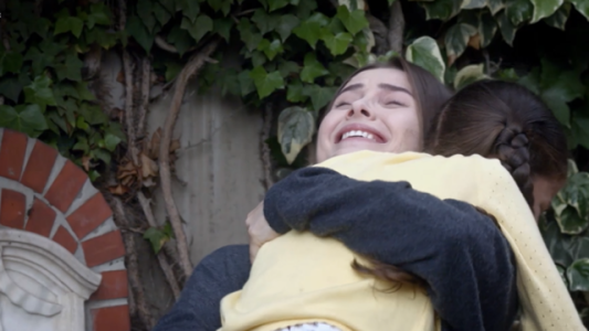 El abrazo más esperado: Elif se reencontró con su madre