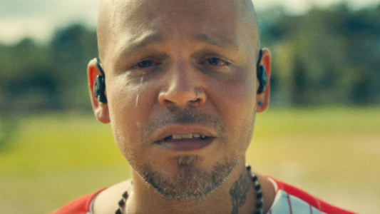 El mundo llora junto a René Pérez