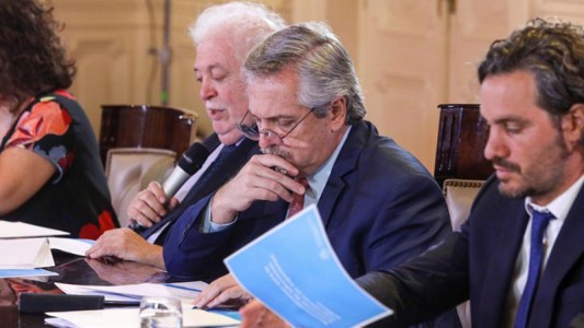 El gobierno afirmó que la cuarentena será obligatoria para quienes regresen de países afectados