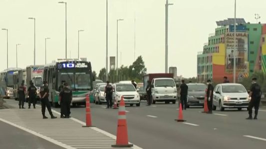 Se habilitaron carriles especiales para los exceptuados: personal de salud, seguridad y alimentos