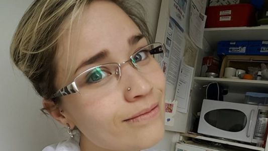 Un gesto de corazón para una enfermera