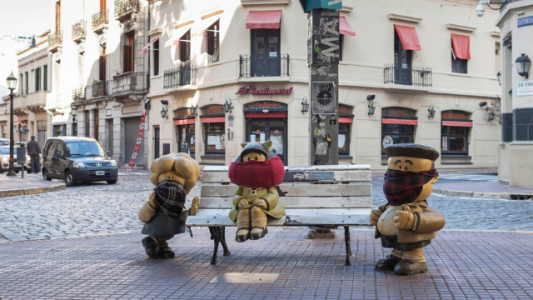 Las estatuas de Buenos Aires amanecieron con tapabocas para generar conciencia