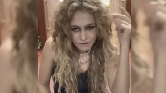 Ola de memes por la actuación de Paulina Rubio