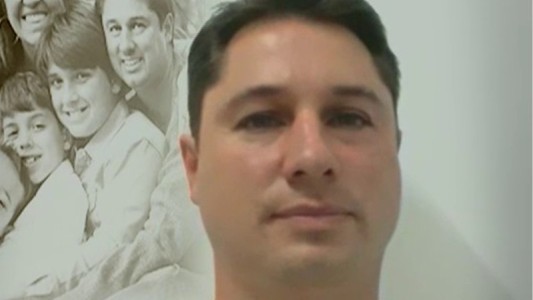 La historia de un médico que no ve a su familia por luchar contra el Coronavirus