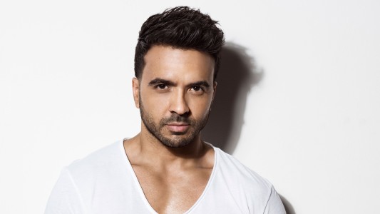 Este domingo Luis Fonsi en La Peña
