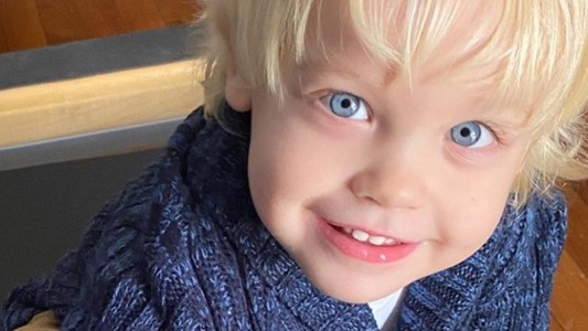 ¡ Mirko se hace el dormido!