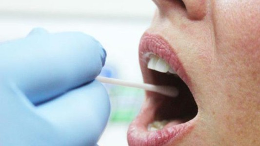 Científicos Argentinos desarrollan un nuevo testeo rápido de Coronavirus con saliva