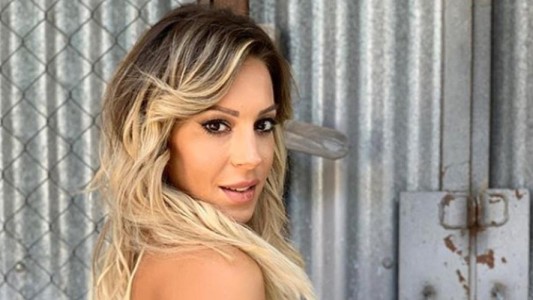 La insólita pose de Noelia Marzo para cepillarse los dientes