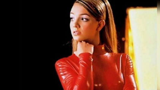 El video de Britney Spears a 20 años de Oops, I Did It Again
