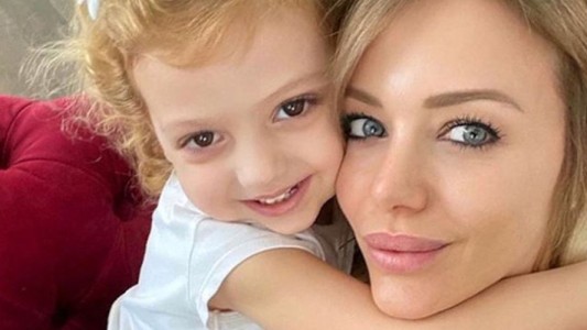 El divertido (y tierno) juego de Evangelina Anderson y su hija