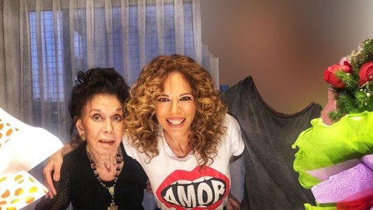 Iliana Calabró presentó a su hijo