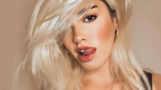 Lali presenta "Lo que tengo yo" en La Peña