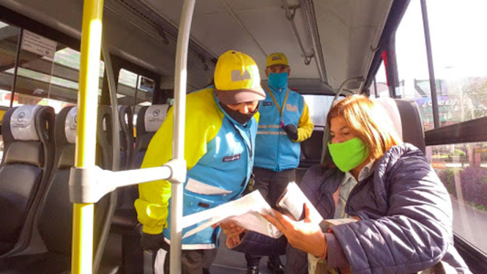 Las víctimas de violencia de género tendrán disponible el uso del transporte público sin necesidad de permisos