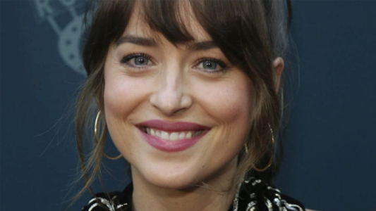 Dakota Johnson habló abiertamente sobre su bisexualidad