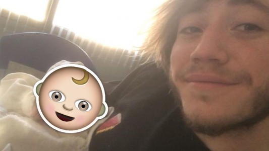 Las tiernas imágenes de la hija recién nacida de Paulo Londra