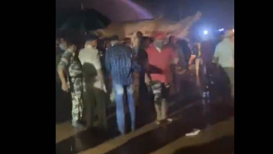 Las impactantes imágenes del avión se partió al medio en pleno aterrizaje