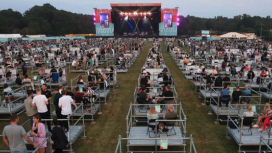 El concierto con distanciamiento social en el Reino Unido que despertó opiniones