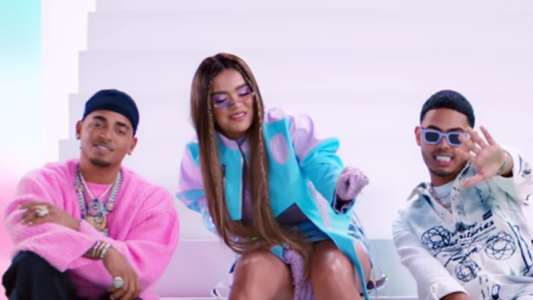 Ozuna presenta "Caramelo Remix" junto a Karol G y Myke Towers