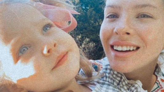 Magnolia Vicuña irrumpió en un live de su papá