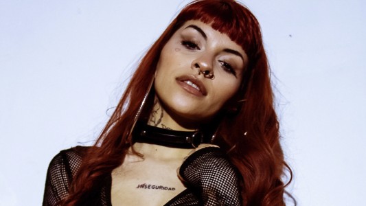 Cazzu presenta su nuevo álbum:  “Una niña inútil”