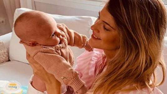 La tierna foto de Mery del Cerro amamantando a su hija