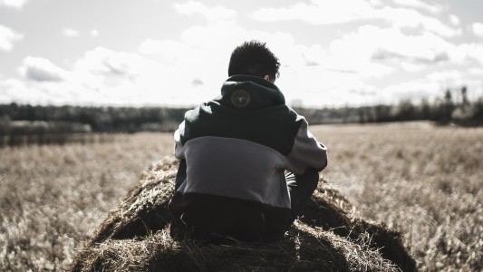 El curioso caso del joven ruso de 32 años con el cuerpo de un niño de 13