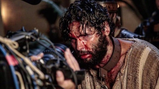 El impresionante detrás de escena de la crucifixión según Dudu Azevedo