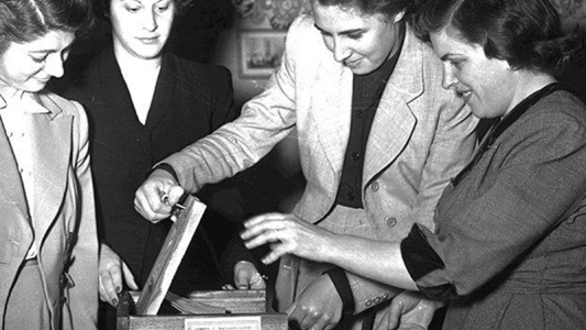 Se cumplen 73 años del voto femenino