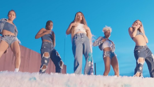 Karol G salió a aclarar un 'error' en la letra de "Ay DiOs mío"