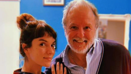 Gimena Accardi respondió a un hater que se burló de la muerte de su padre