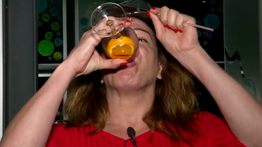 ¿La Winona argentina? Lizy Tagliani se robó un vaso