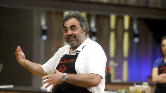 La historia donde Martitegui es espía y Moldavsky azafata