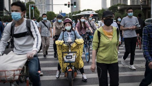 La ley china que prohibe a los médicos hablar del origen del coronavirus