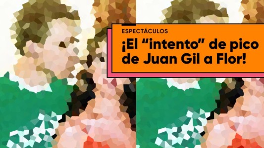 La inédita foto de Juan Gil Navarro queriéndole dar un pico a Flor Bertotti