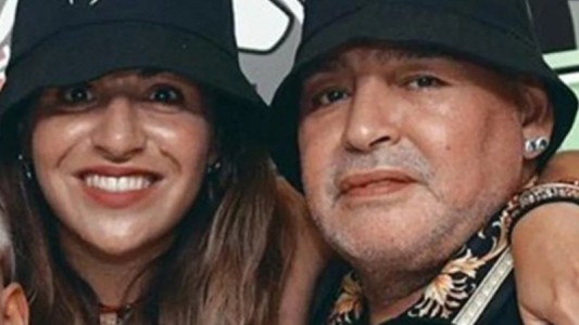 Giannina Maradona publicó la última foto con su papá y Claudia Villafañe: "Guardo para siempre este día"