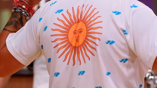 El emotivo look del Mono