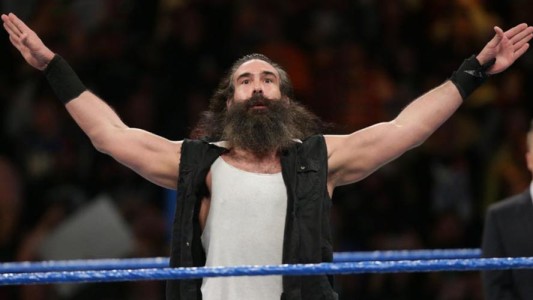 Murió Jon Huber, la estrella de lucha libre