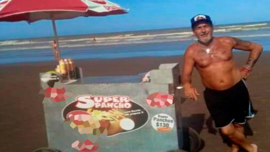 ¿El Mono de Kapanga se puso un puesto de panchos en la costa?