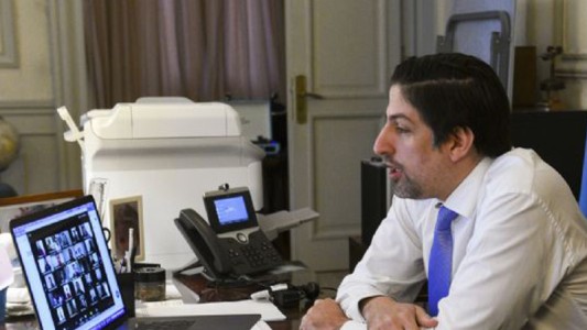 El gobierno vacunará en febrero a los docentes para garantizar el comienzo de clases presenciales