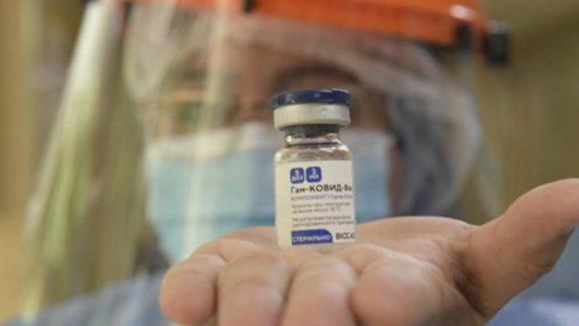 El Ministerio de Salud estaría evaluando realizar un cambio en el calendario de vacunación sobre Sputnik V