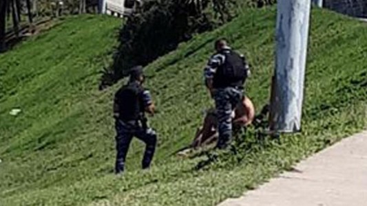 Descubrieron a dos jóvenes teniendo sexo a plena luz del día en un parque emblemático de Mar del Plata