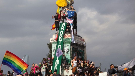 Chile comienza a debatir una ley de legalización del aborto este miércoles