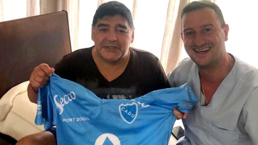 Sospechan que el kinesiólogo de Diego Maradona no tiene título