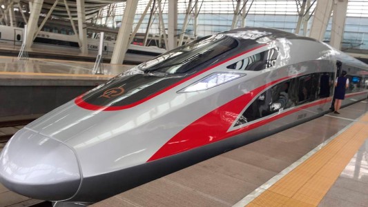 El impactante tren chino que alcanza los 620 km/h