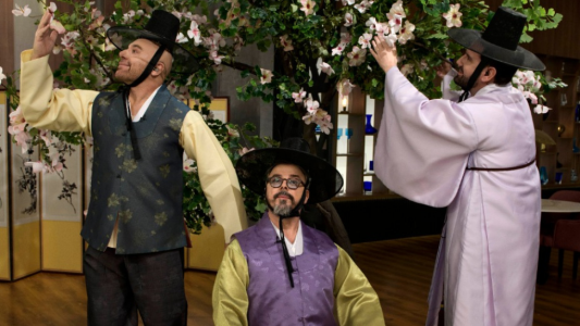 El increíble look del jurado en la noche coreana de MasterChef Celebrity