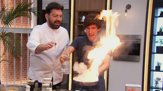 Disfrutá del nuevo episodio de Manos Arriba Chef en Paramount +