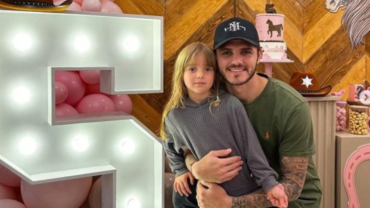 "Cuántas cosas vividas y cuántas por vivir mi amor chiquitito"