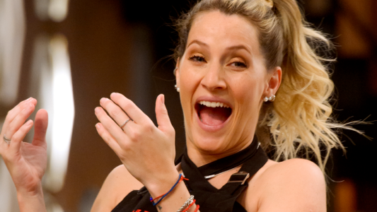 Mica Viciconte subió balcón apenas comenzada gala eliminación