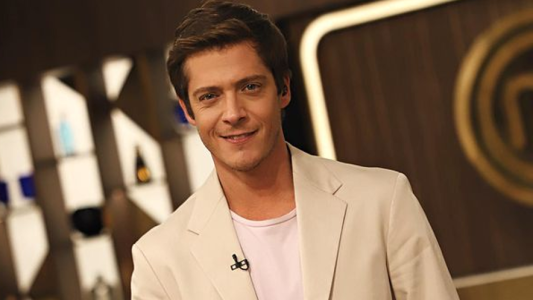 Gastón Dalmau bailó éxito Casí Ángeles en cocinas Masterchef